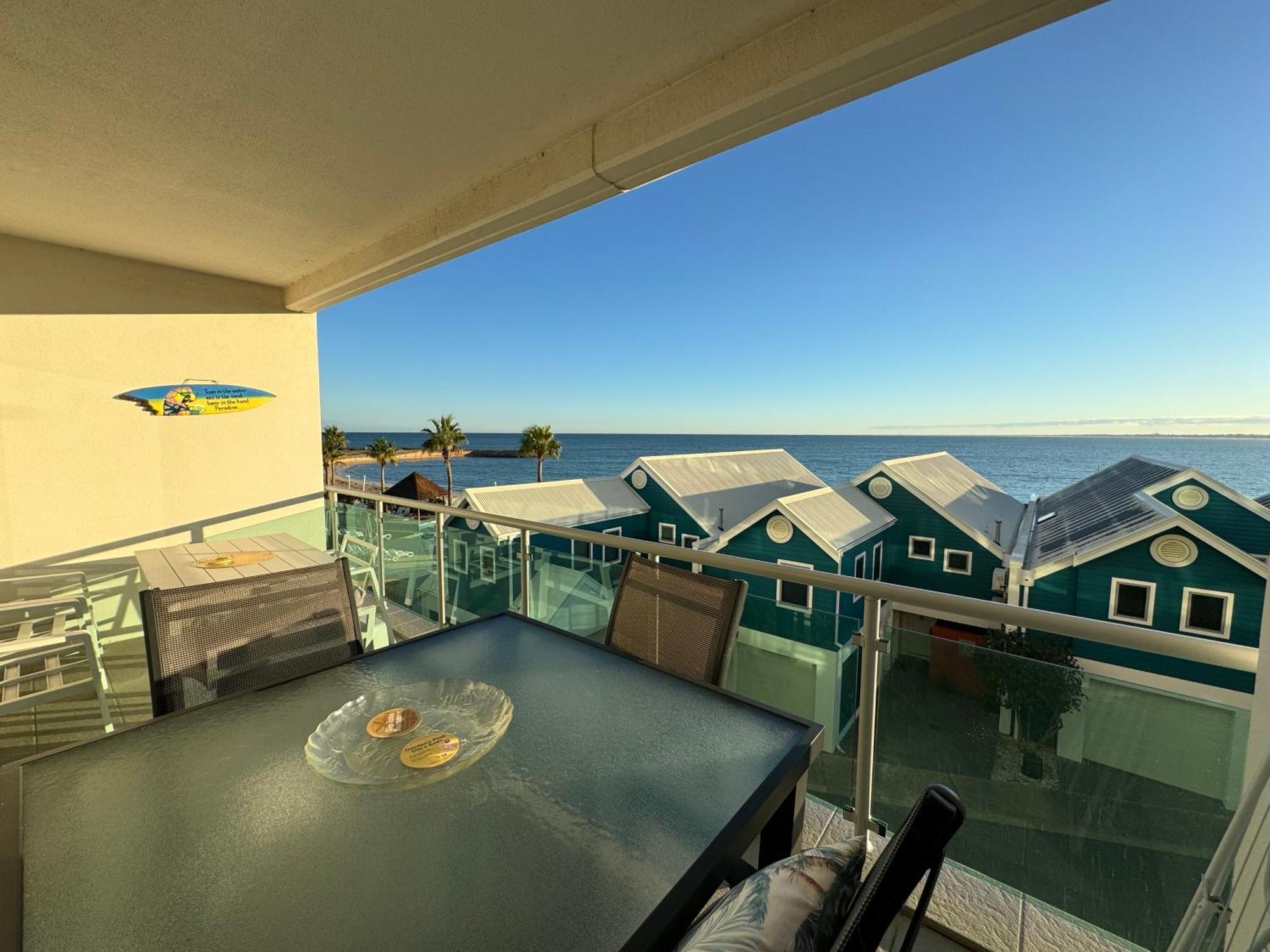 An Ocean,Beachfront And Pool View Apartment 210 Mandurah Exterior foto