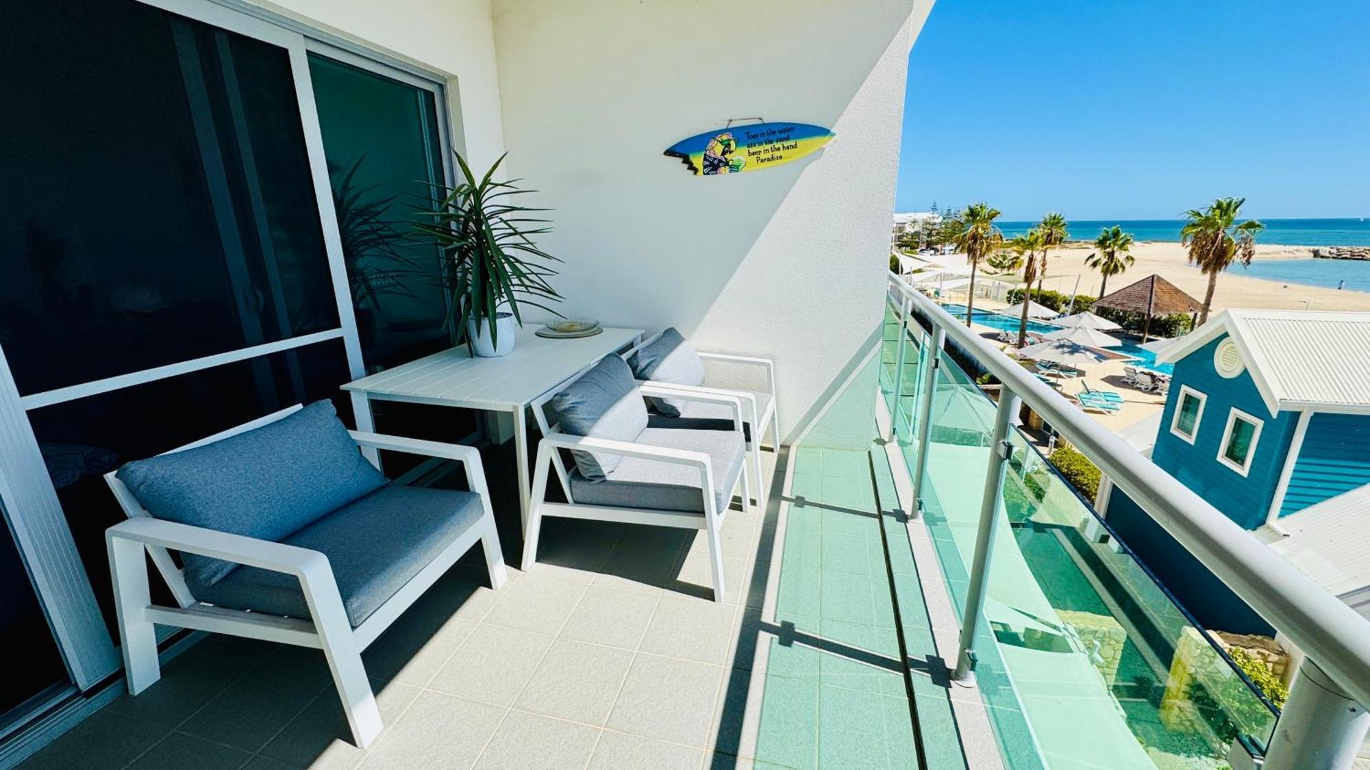 An Ocean,Beachfront And Pool View Apartment 210 Mandurah Exterior foto