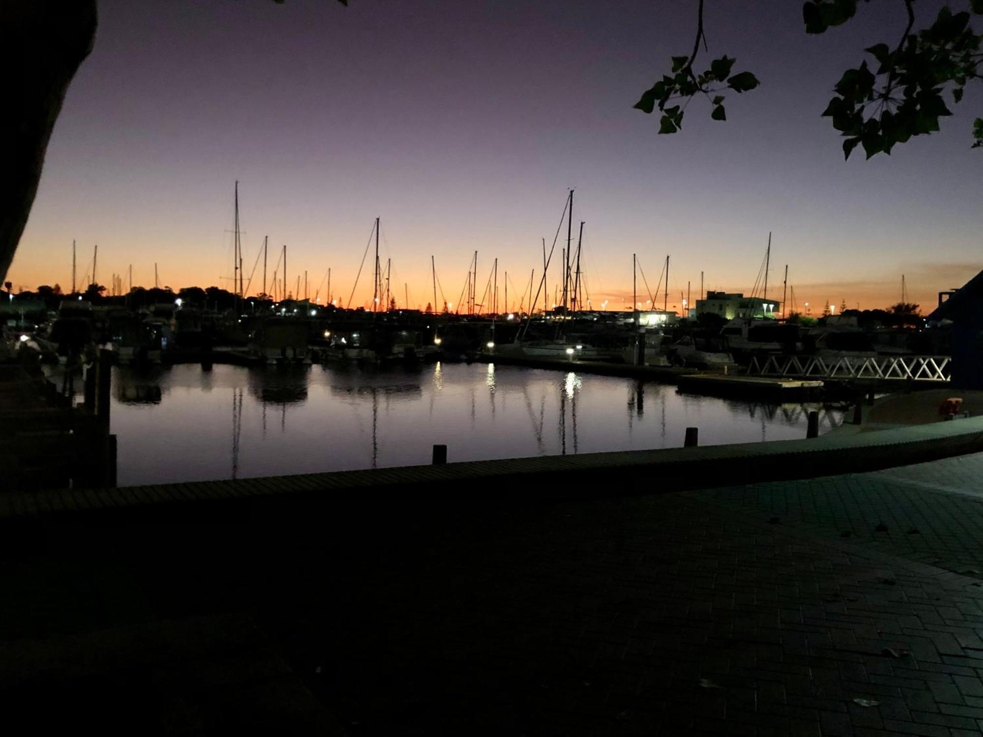 An Ocean,Beachfront And Pool View Apartment 210 Mandurah Exterior foto