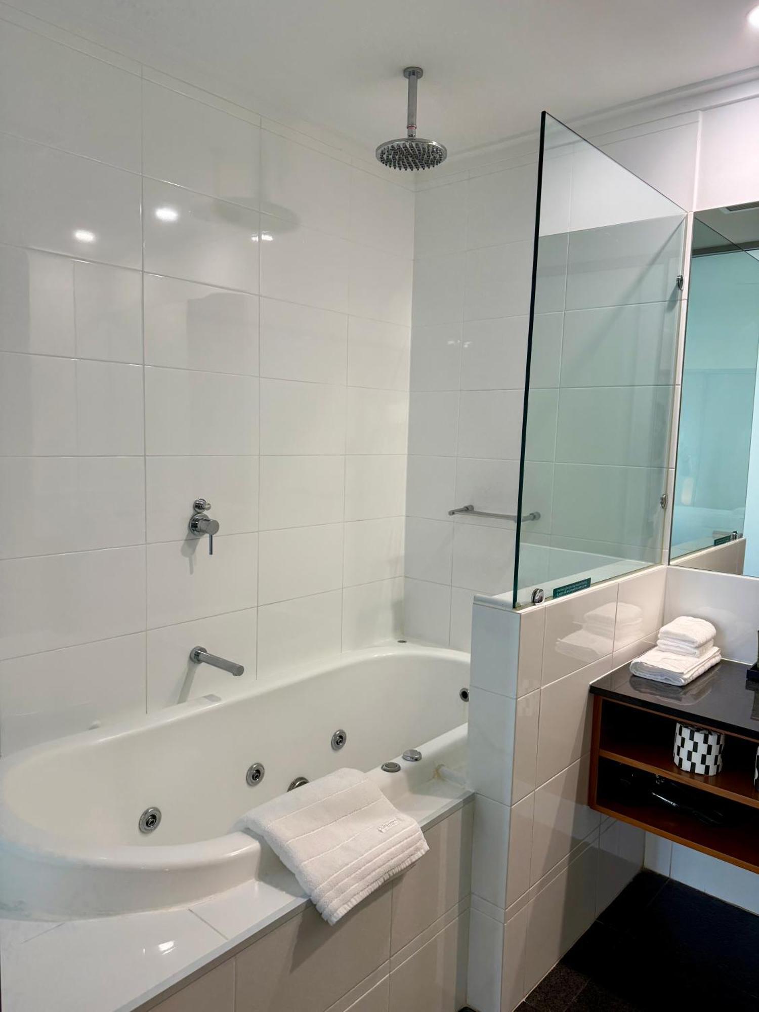 An Ocean,Beachfront And Pool View Apartment 210 Mandurah Exterior foto