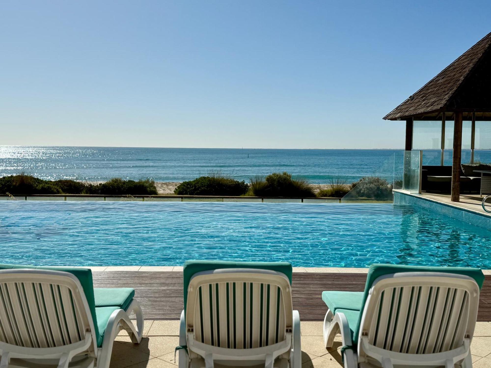 An Ocean,Beachfront And Pool View Apartment 210 Mandurah Exterior foto